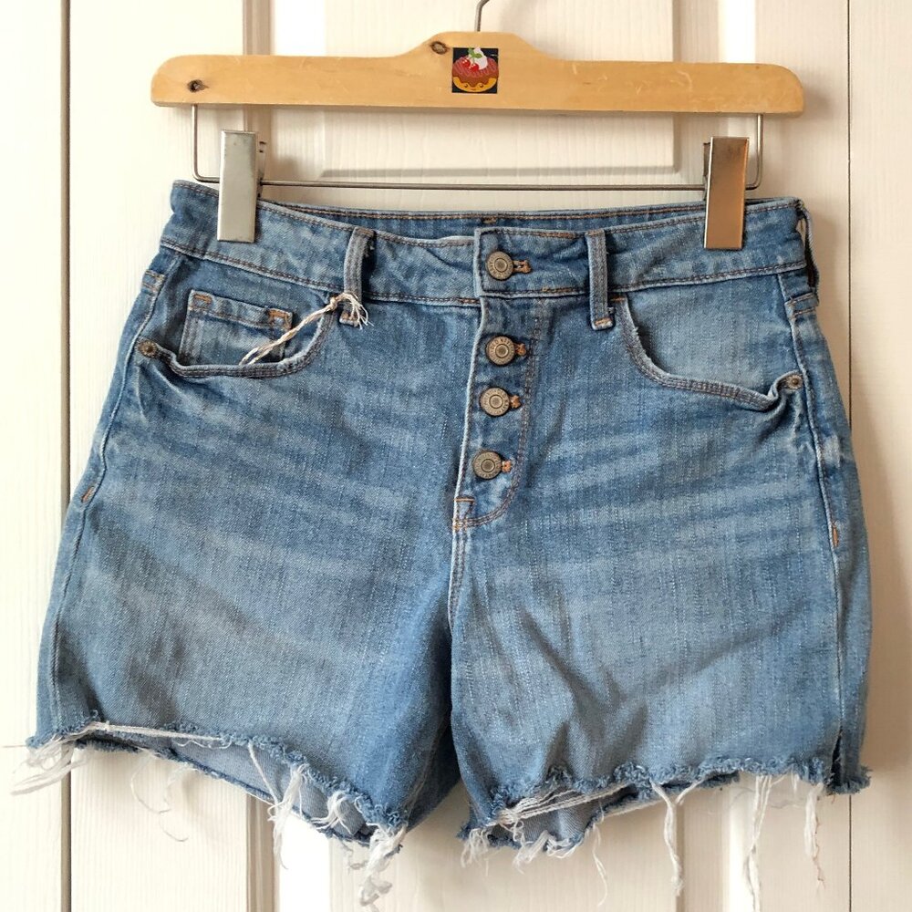 Button front medium blue jean shorts